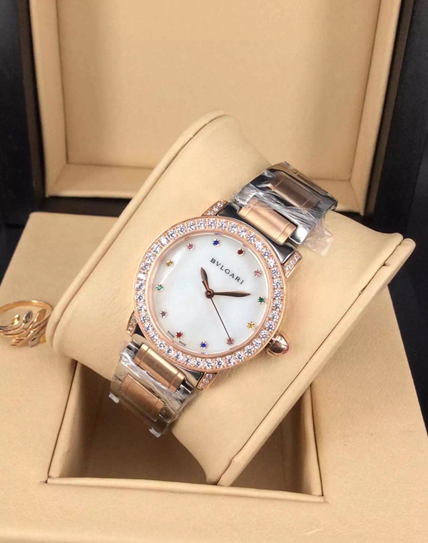 ブルガリ時計正面デザイン